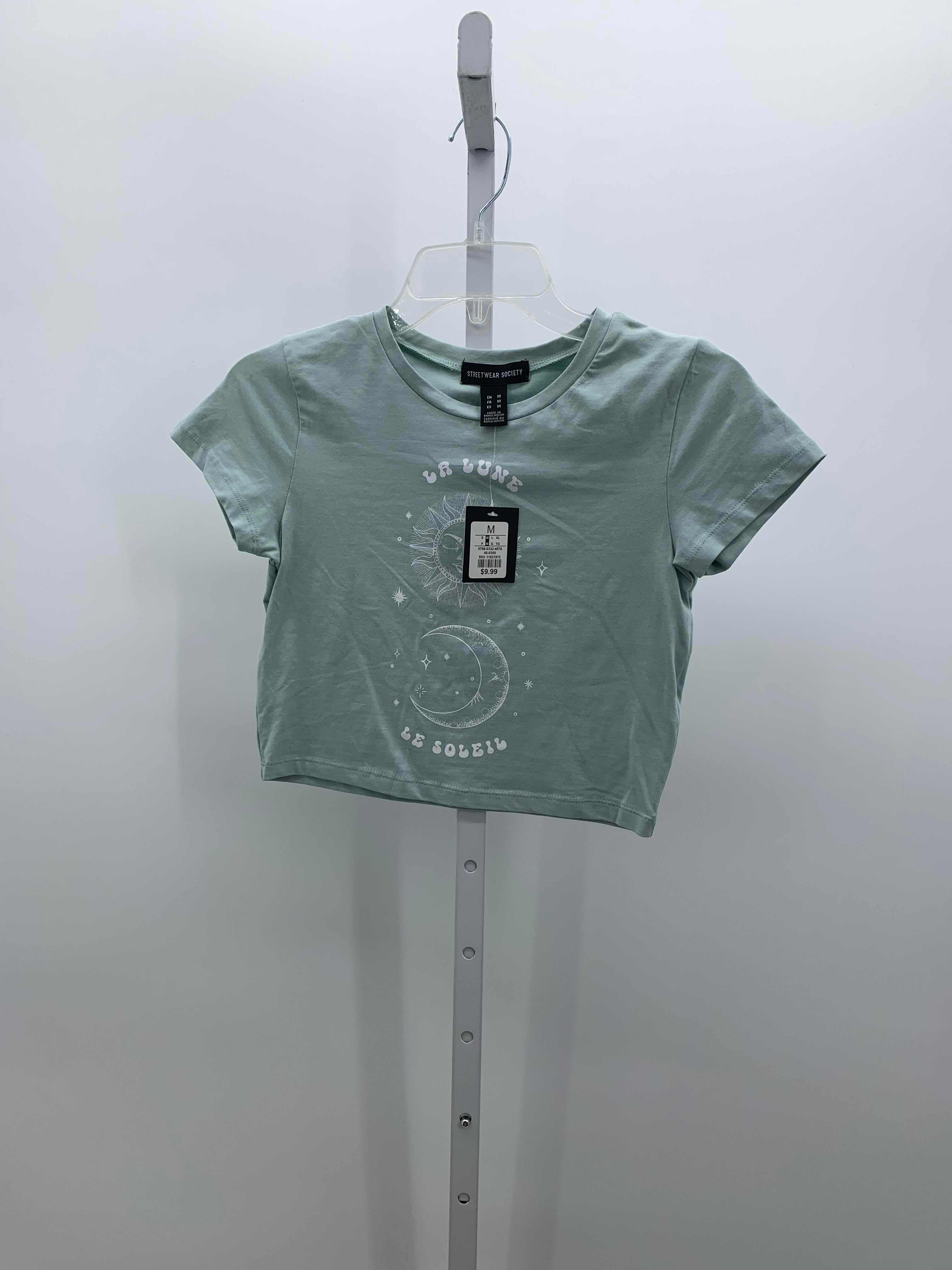 Size Medium Juniors Short Sleeve Shirt