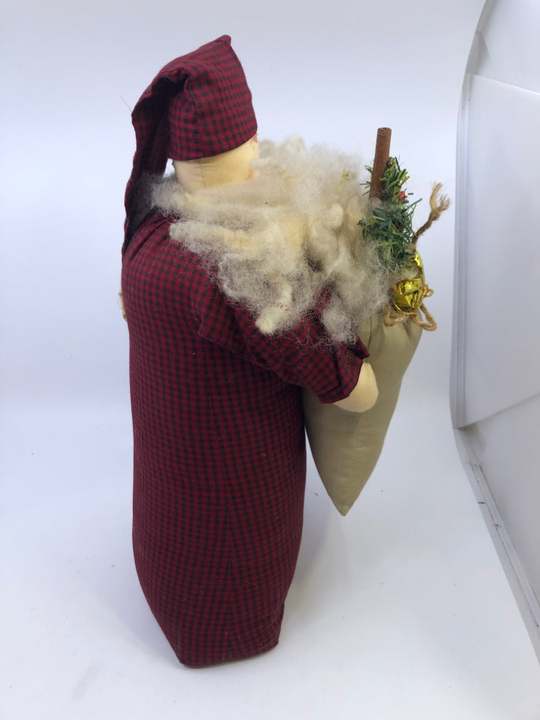 PRIMITIVE SANTA HOLDING TOYS FIGURE.