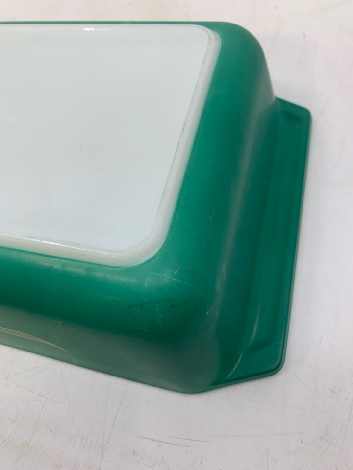 VTG GREEN WHEAT CASSEROLE DISH SPACE SAVER.
