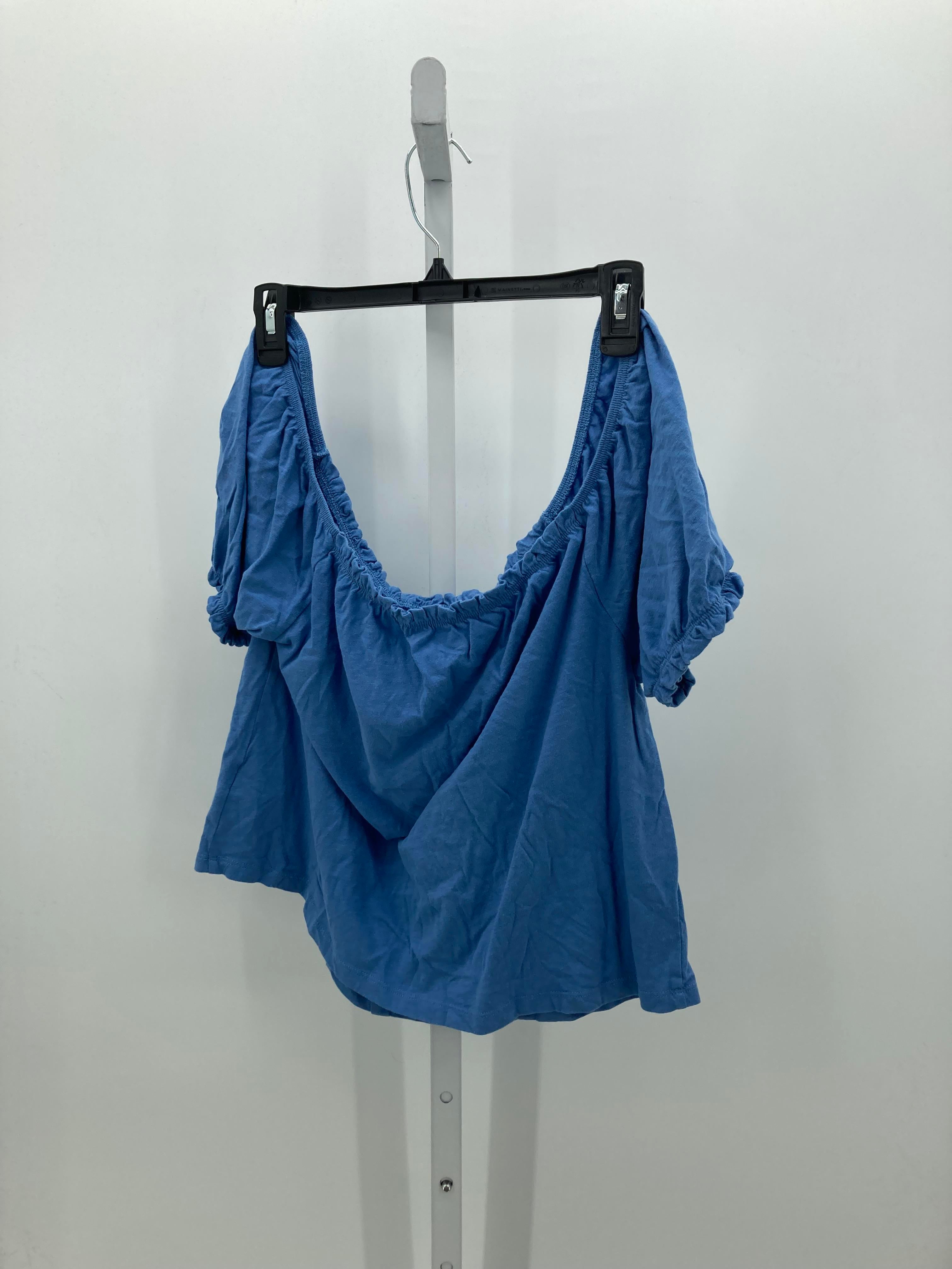 American Eagle Size Medium Juniors Short Sleeve Shirt