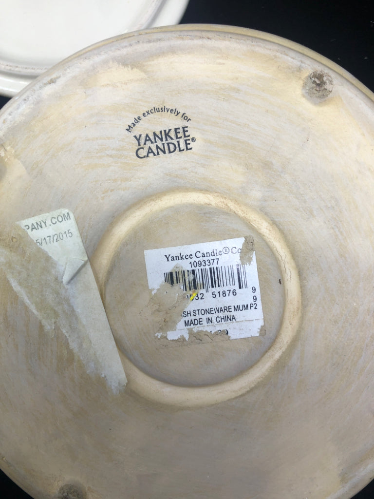 YANKEE CANDLE CREAM W/CUTOUTS TEALIGHT HOLDER W/LID.