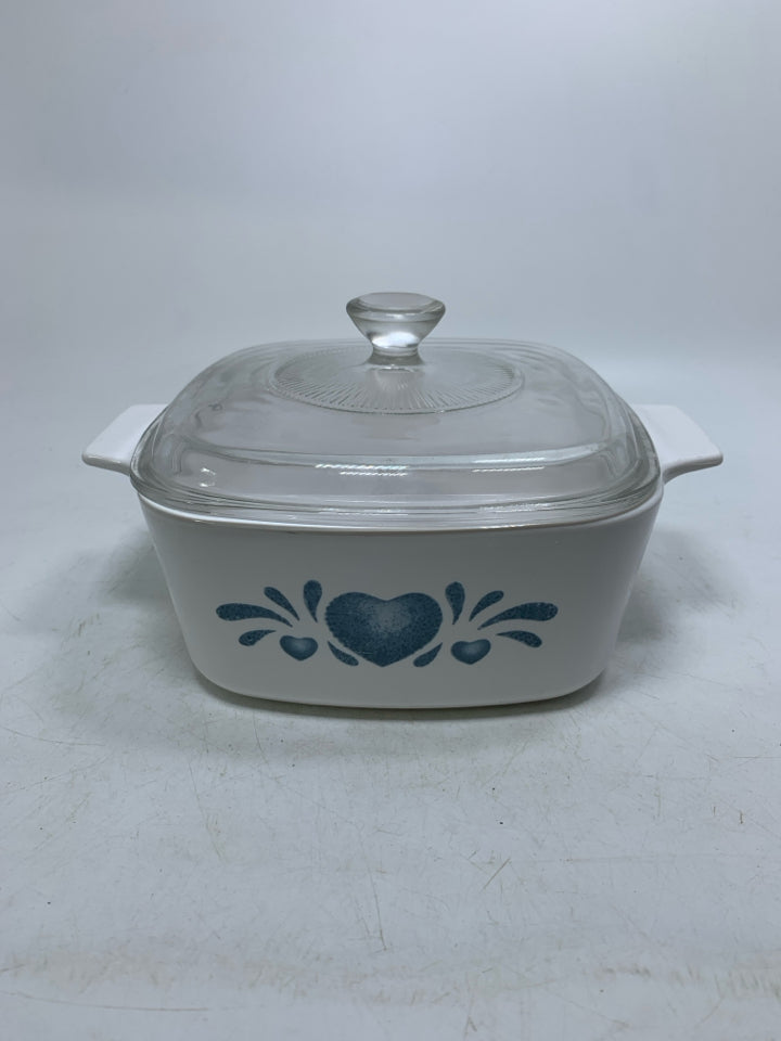 BLUE HEART CASSEROLE DISH W/ LID.
