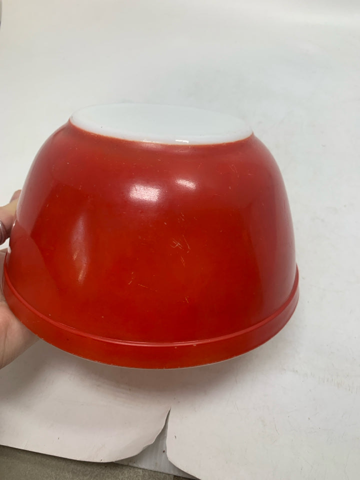 VTG PRIMARY COLOR RED MIXING BOWL.