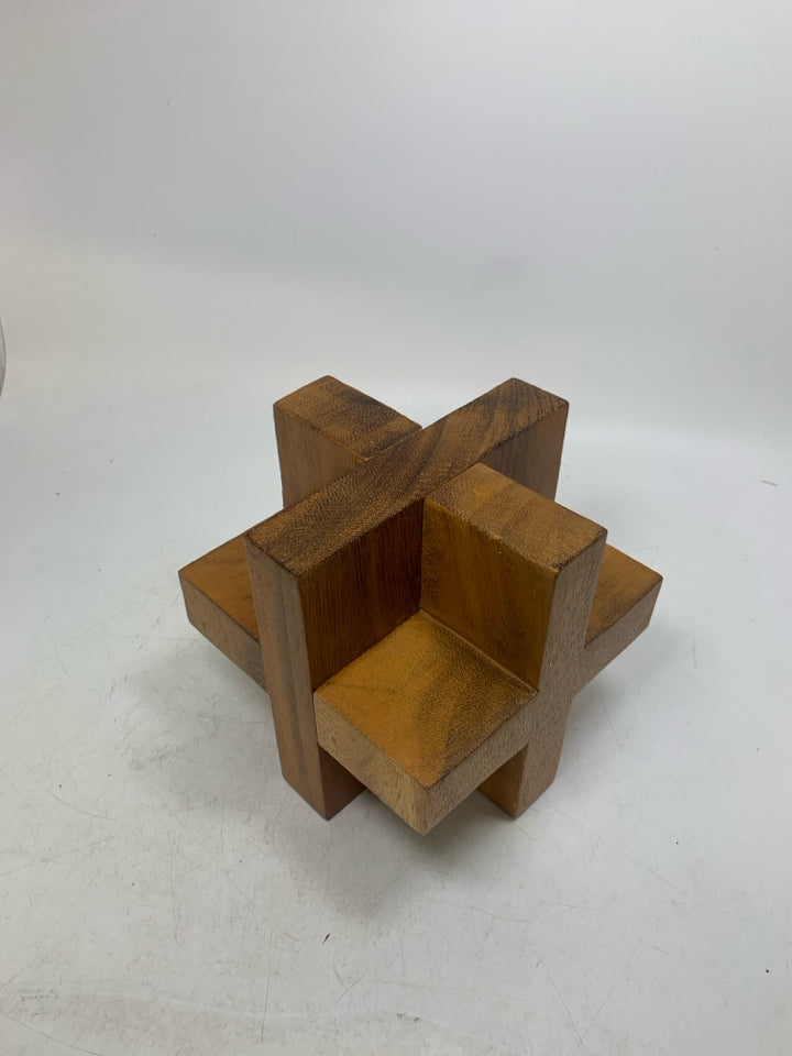WOOD 3D BLOCK CUBE.
