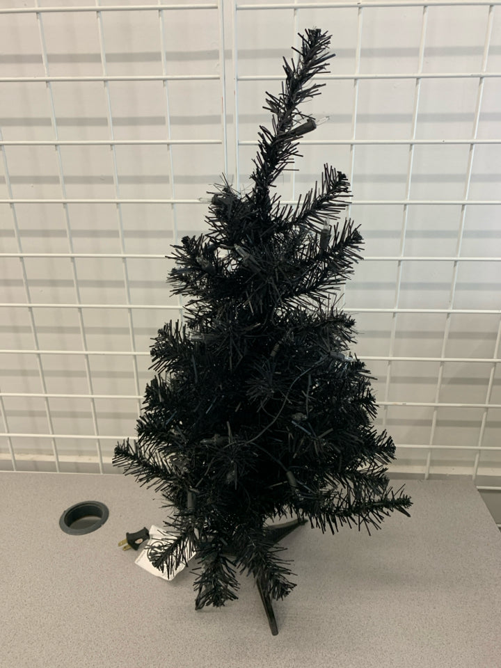 LIGHT UP MINI CHRISTMAS TREE.