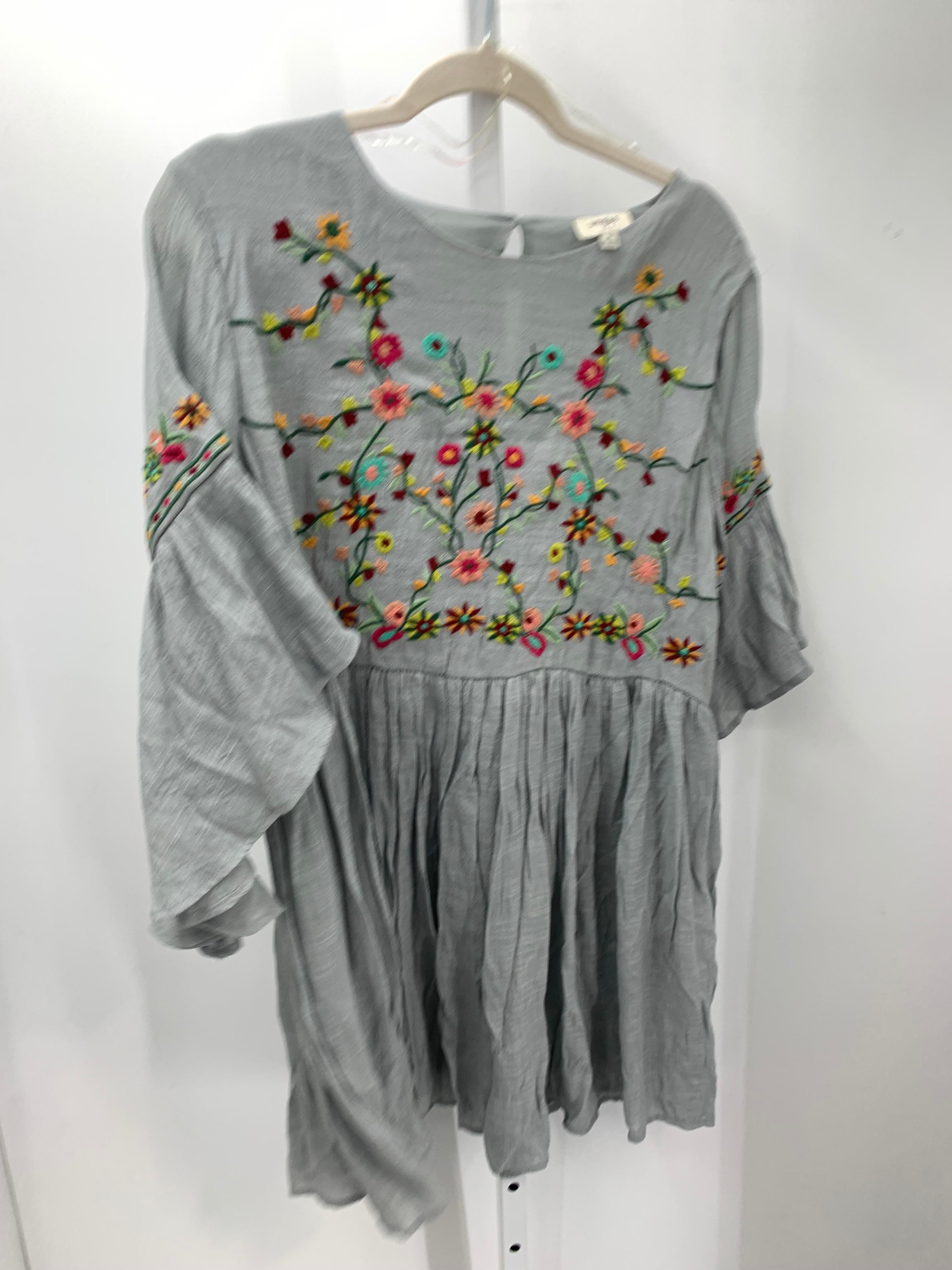 um Gee Size Medium Misses Short Sleeve Dress