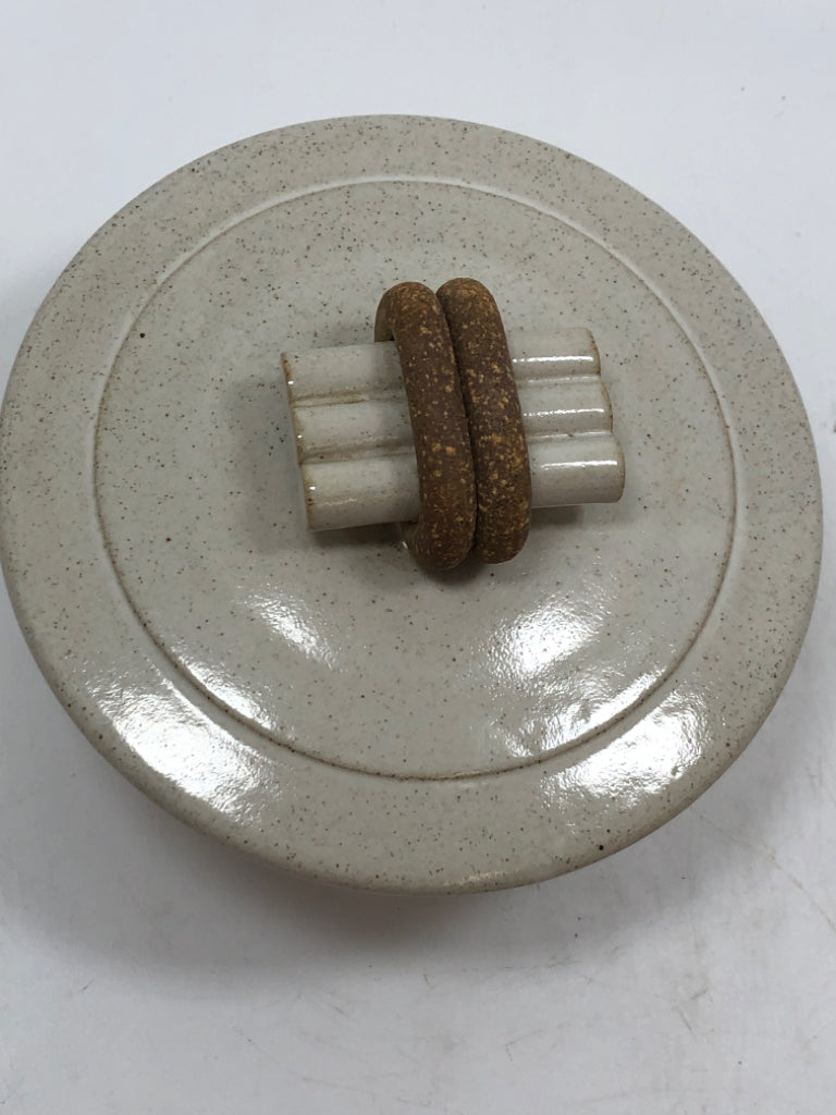 CREAM POTTERY JAR W/LOOP HANDLE LARGE LID.