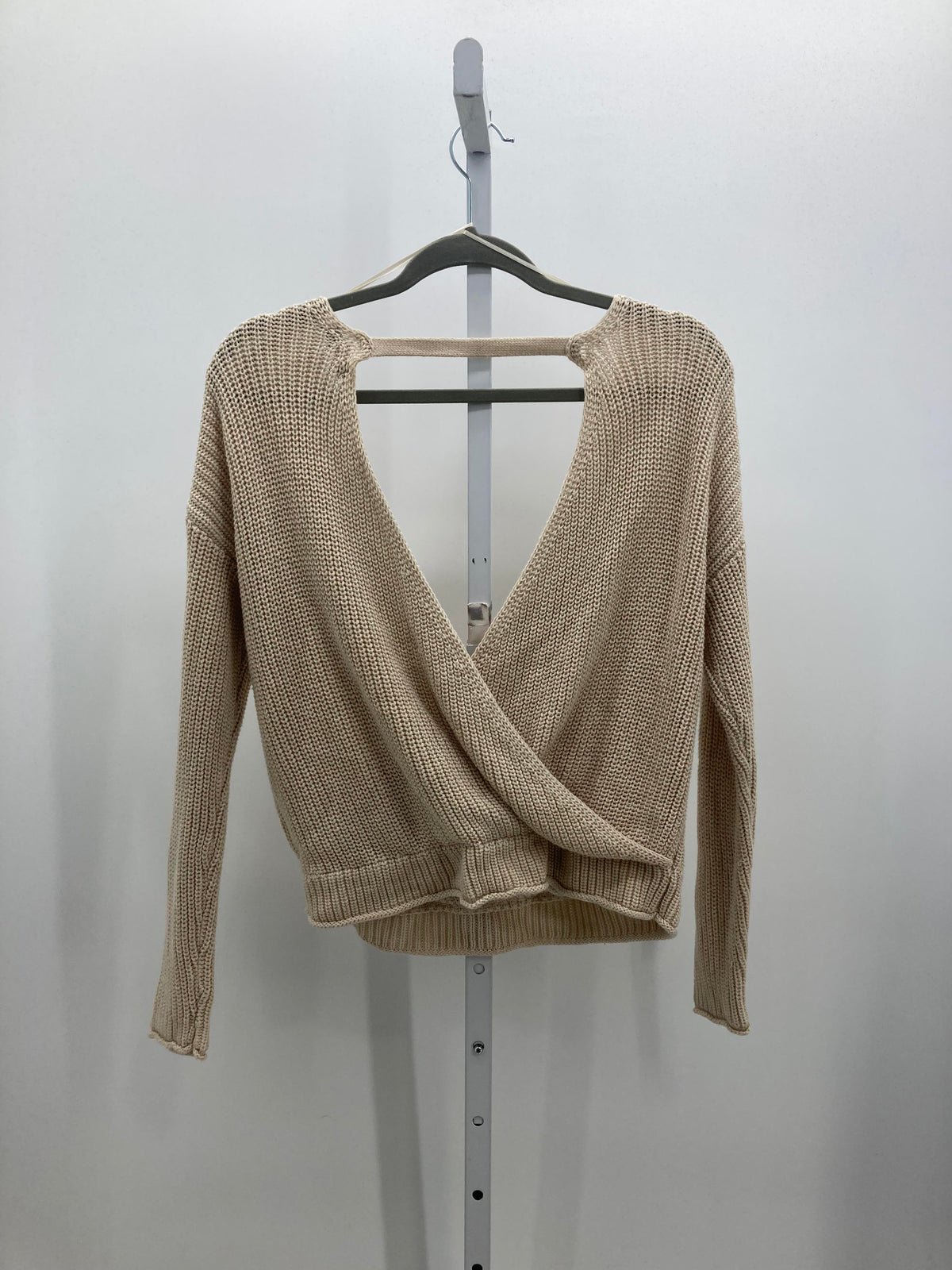 moon & madison Size Medium Juniors Long Sleeve Sweater