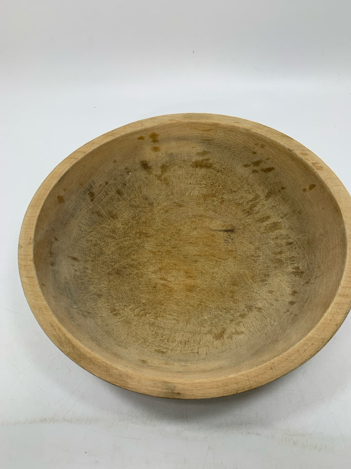 RUSTIC WOOD CARVED BOWL SIGNED.