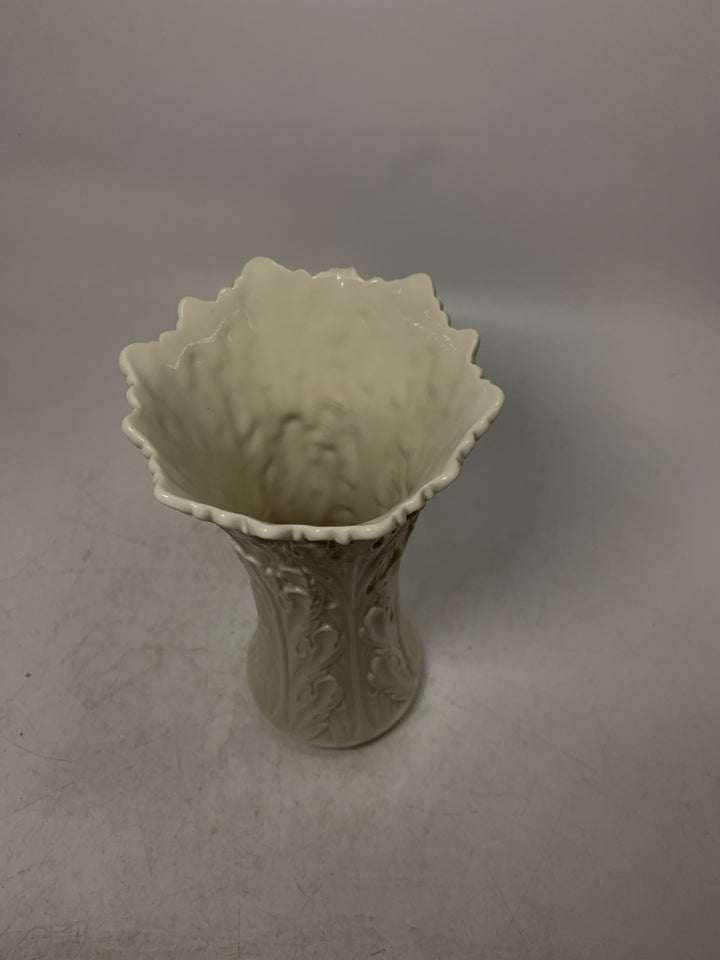 TEXTURED WOODLANDS LENOX VASE.