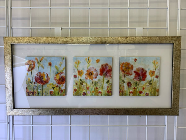 RED FLOWERS IS GOLD FRAME WALL HANGING.