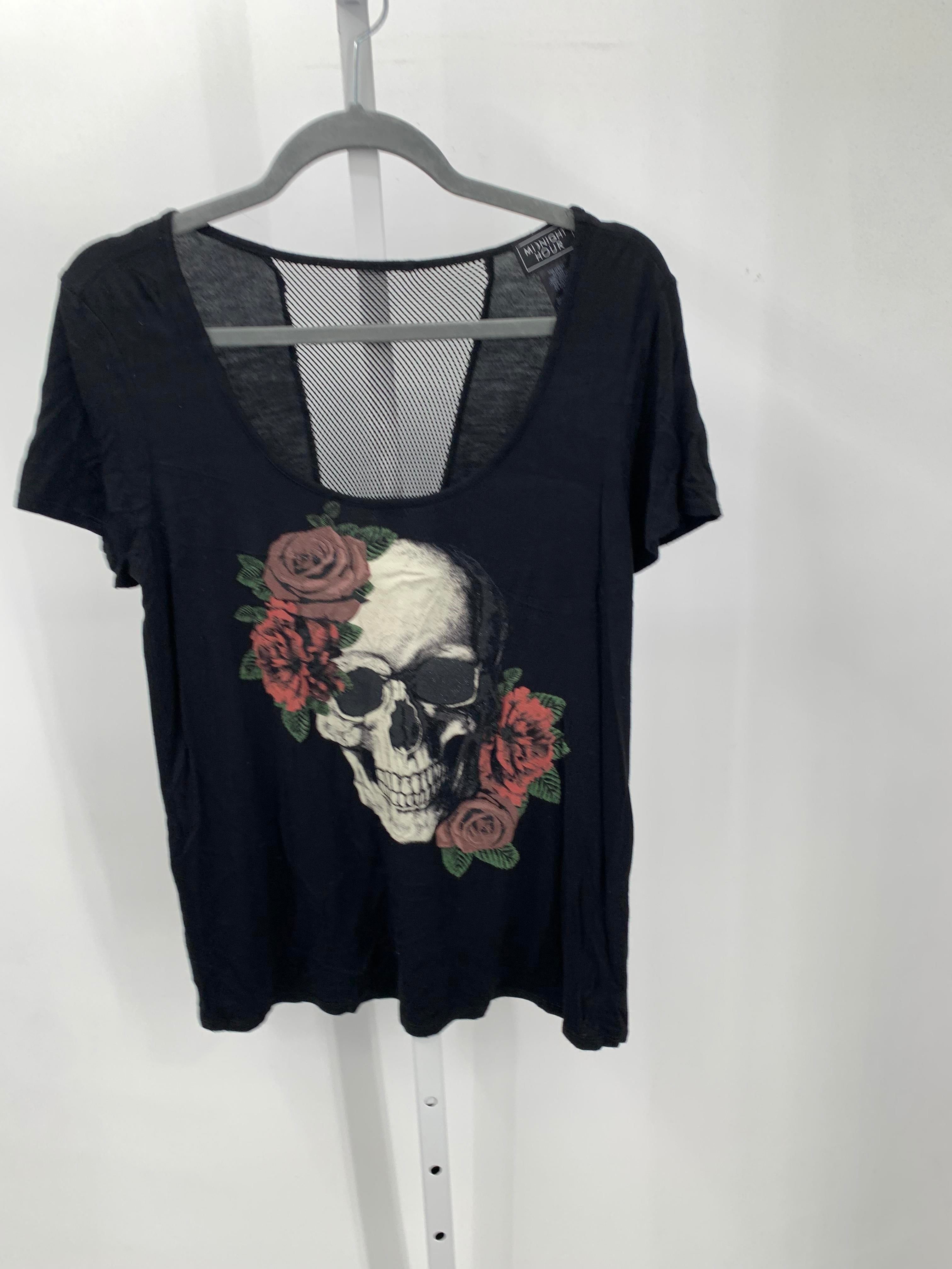 Size Large Juniors Short Sleeve Shirt