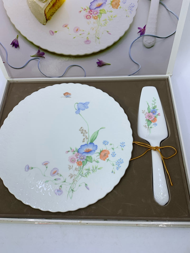 NIB "SOMETHING BLUE" BONE CHINA CAKE PLATE W/ SERVING KNIFE.