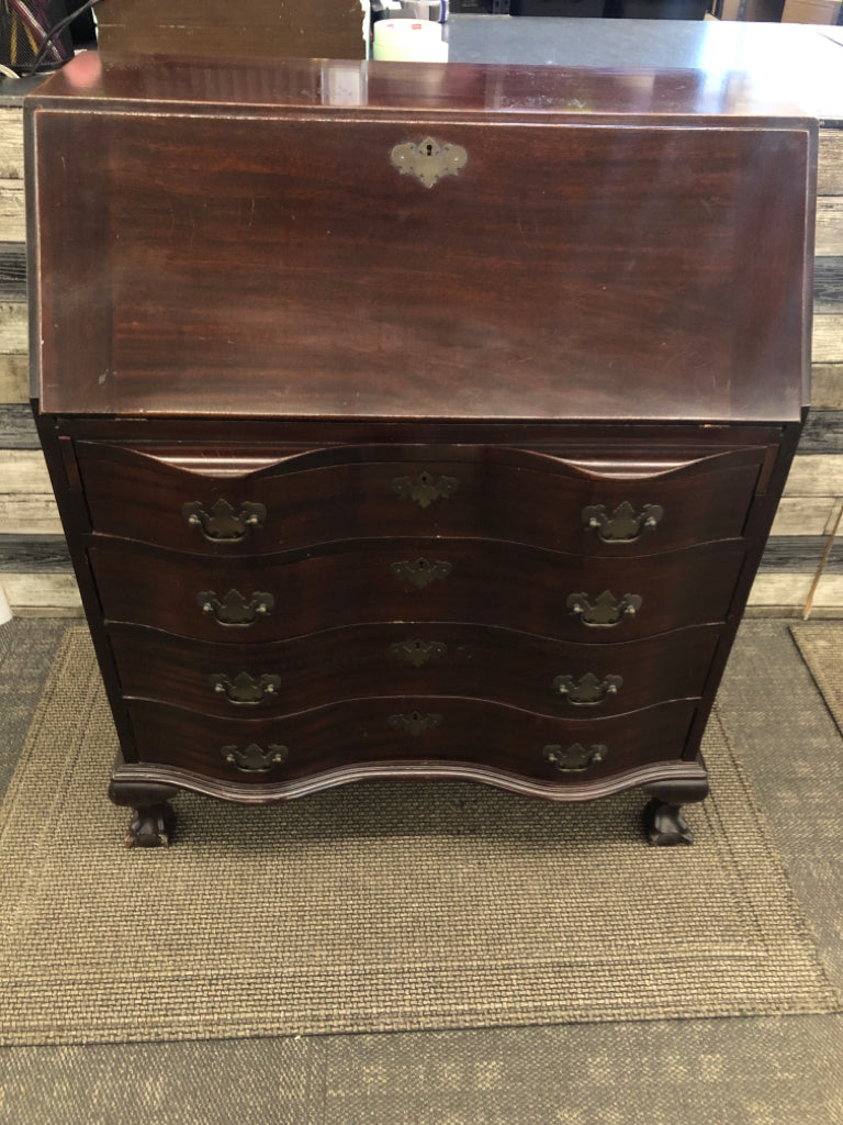 VTG DRK BROWN SLANT TOP DESK W/KEY.