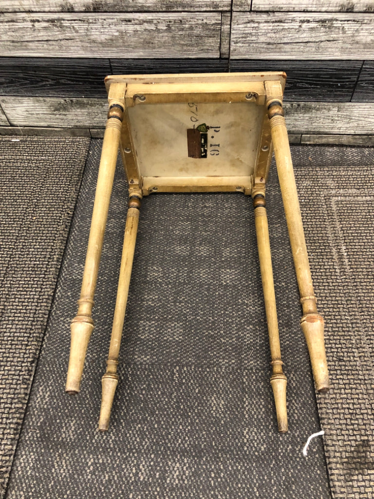 VTG IMPERIAL WOODEN SIDE TABLE W/FLUTED LEGS.