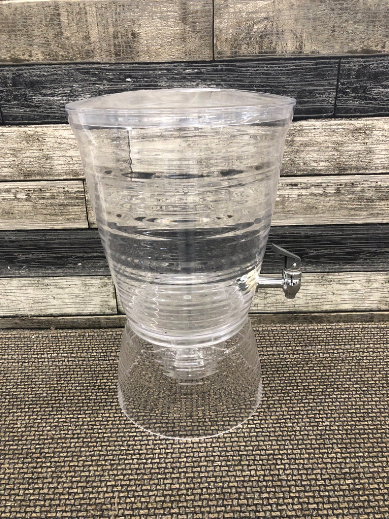 RAISED PLASTIC DRINK DISPENSER.