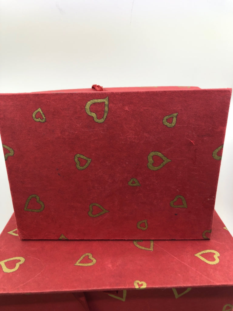 3 RED W/ GOLD HEARTS NESTING BOXES.