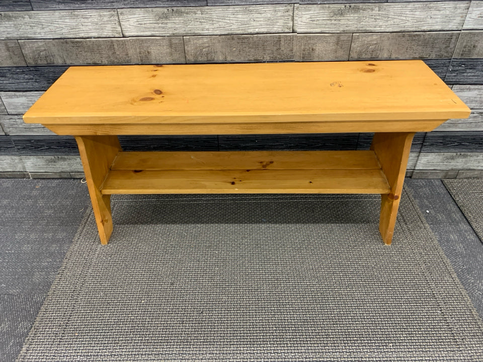 OAK WOOD BENCH W BOTTOM SHELF.