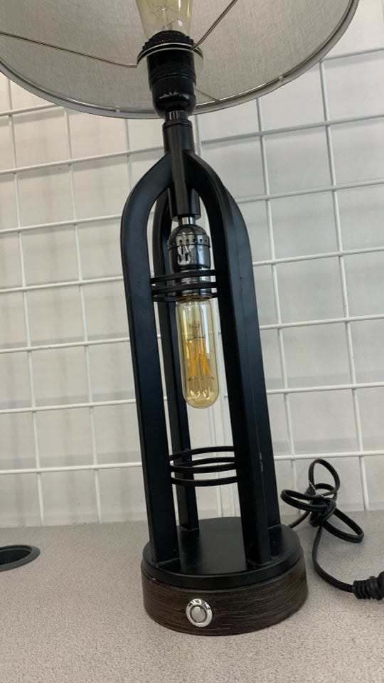 2 BULB LAMP W/READING LIGHT, USB PLUG.