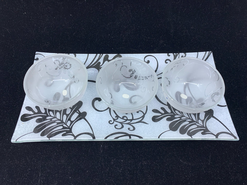 NIB SMOKED FLORAL DIPPING TRAY SET.