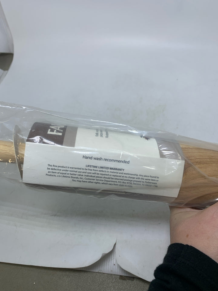 NIP CLASSIC WOOD ROLLING PIN.