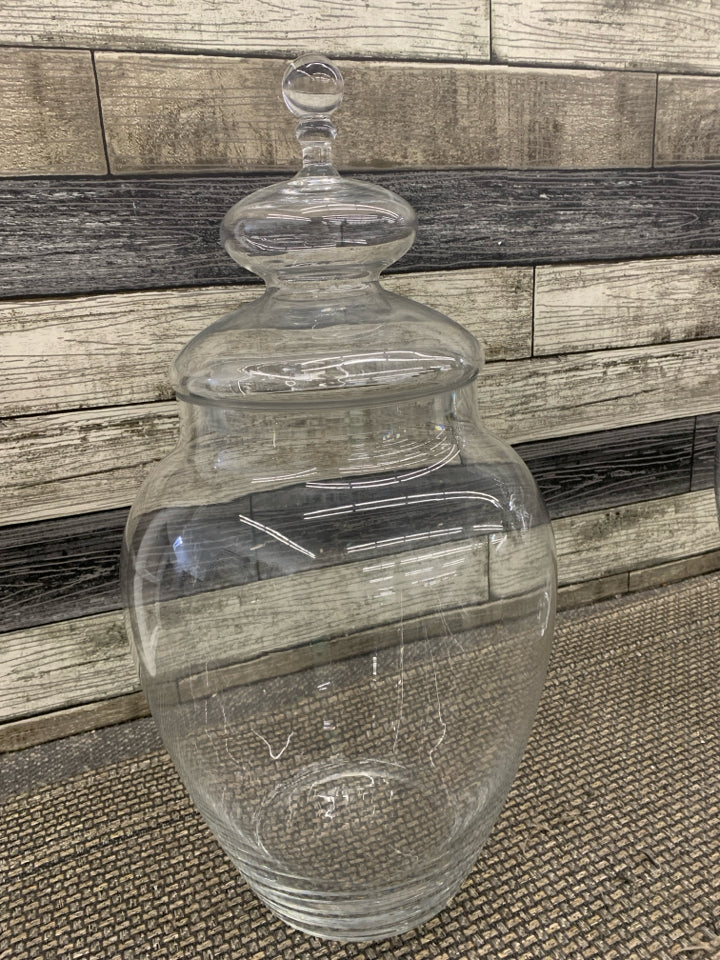 JUMBO CLEAR GLASS APOTHECARY JAR W/LID.