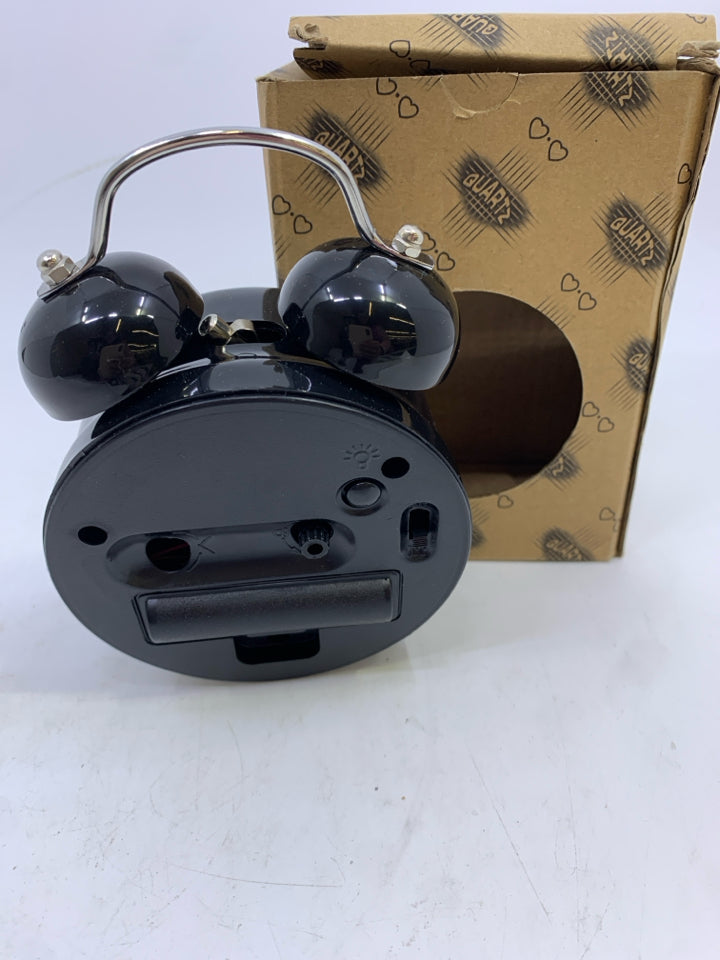 QUARTZ BLACK ALARM CLOCK.