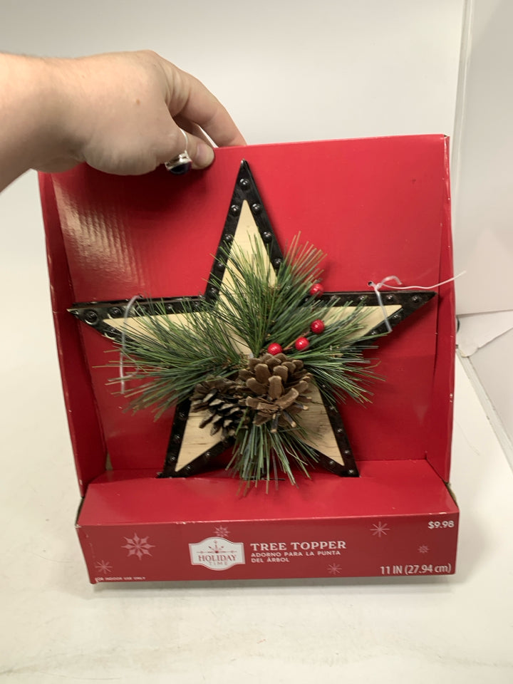 NIP WOOD W/ STUDDED EDGE PINECONE DECOR STAR TREE TOPPER.