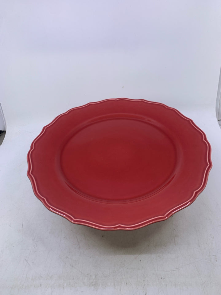 MAROON CERAMIC CAKE STAND.