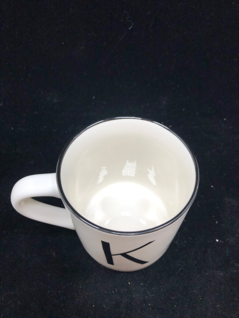 B&W "K" MUG.