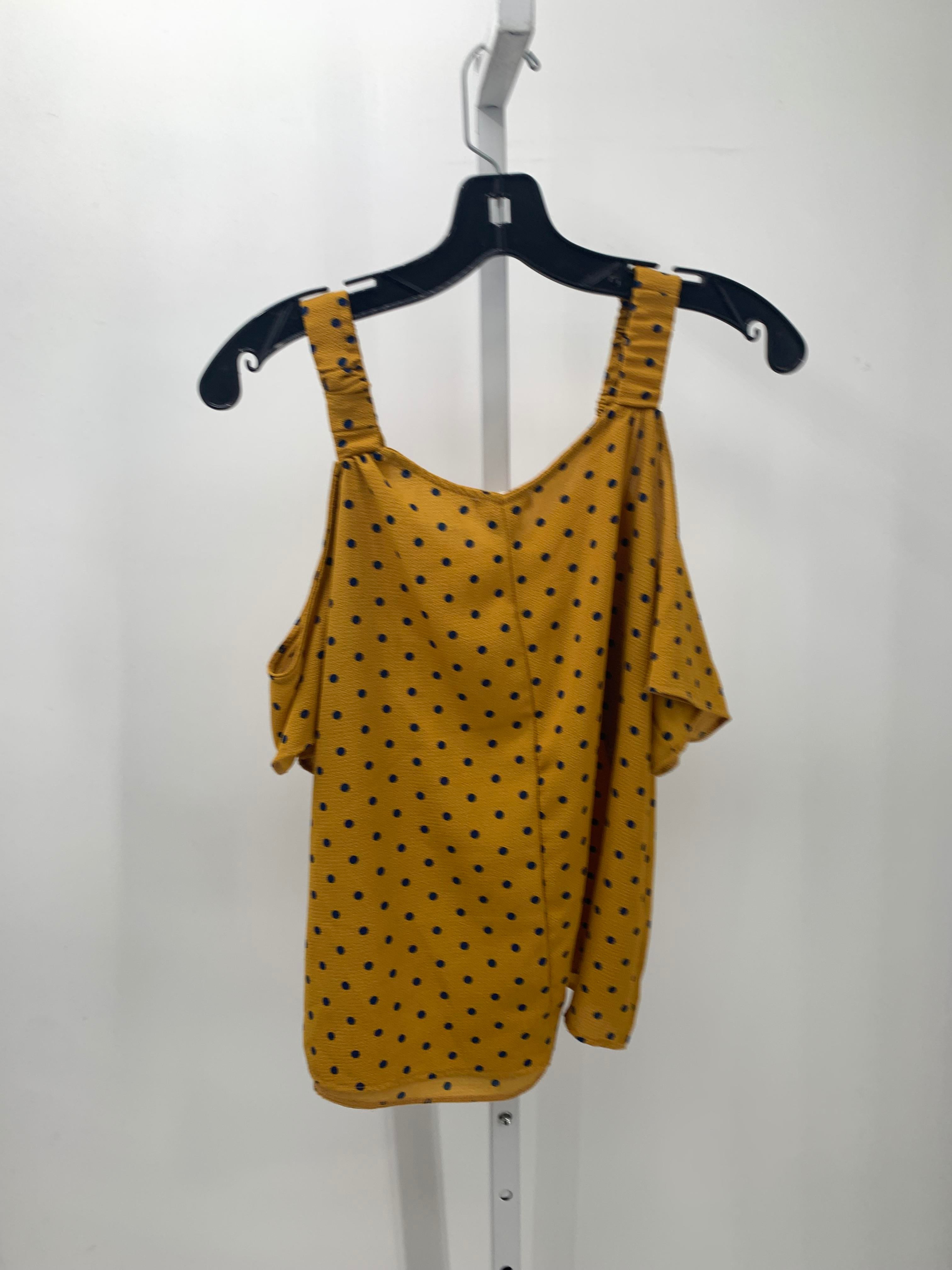 Size Medium Juniors Short Sleeve Shirt