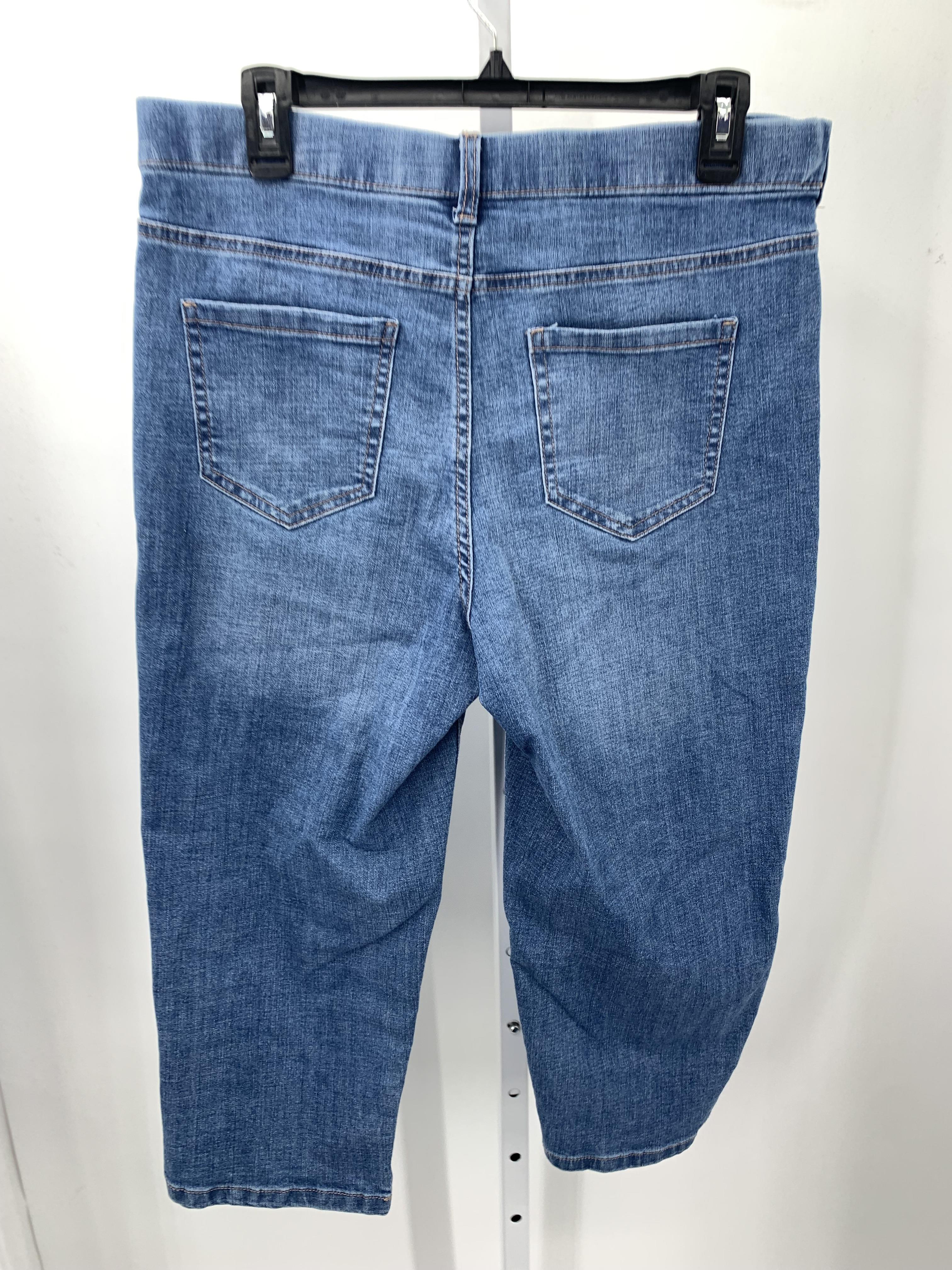 Time and Tru Size Medium Misses Capri Pants