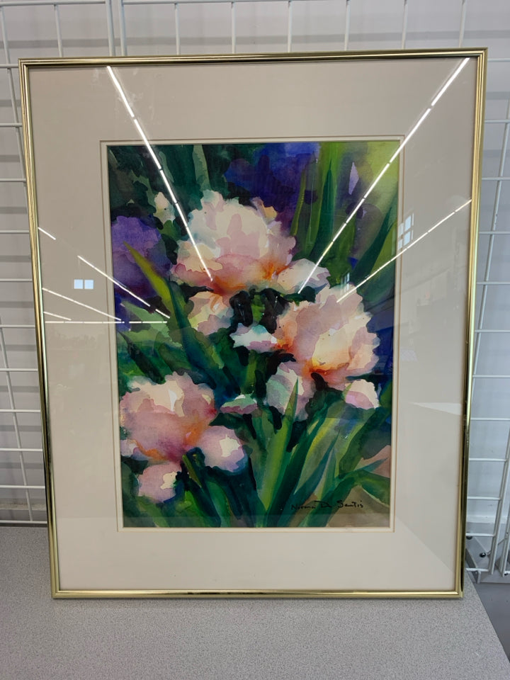 PINK FLORAL WATERCOLOR PRINT IN GOLD FRAME.