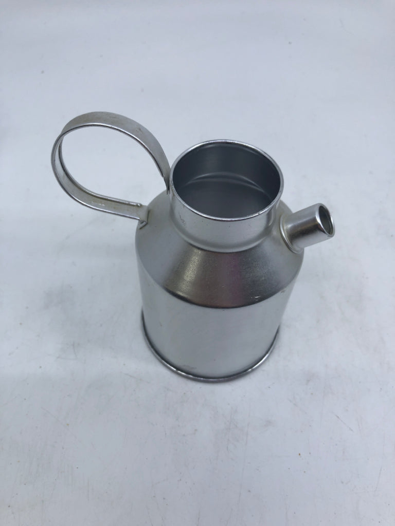 3PC MILK JUG STYLE SILVER SUGAR AND CREAMER SET W TRAY.