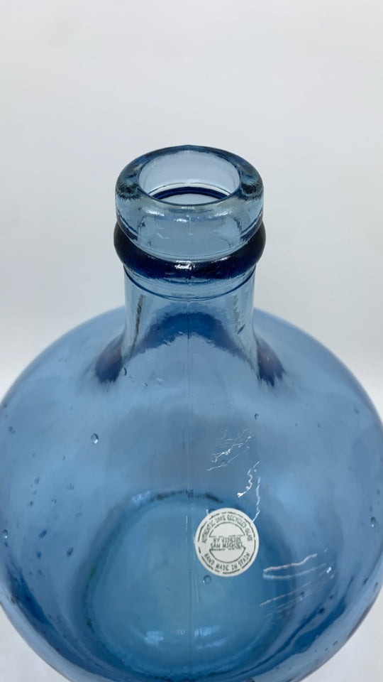 BLUE GLASS BOTTLE VASE.