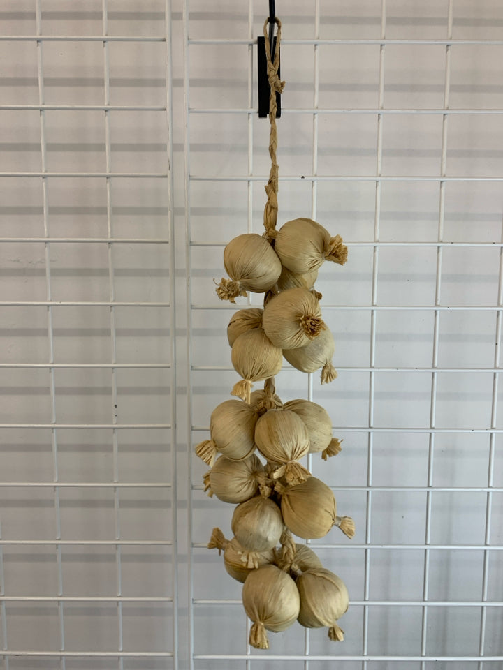 HANGING FAUX GARLIC BULBS.