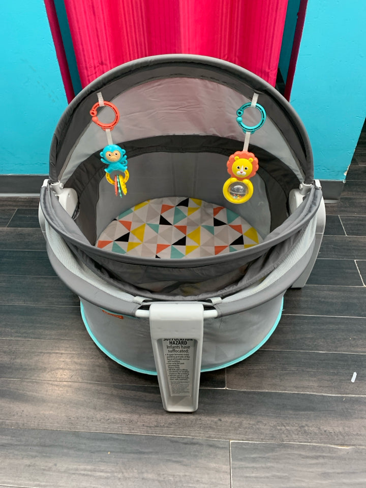 Fisher-Price On-The-Go Baby Dome