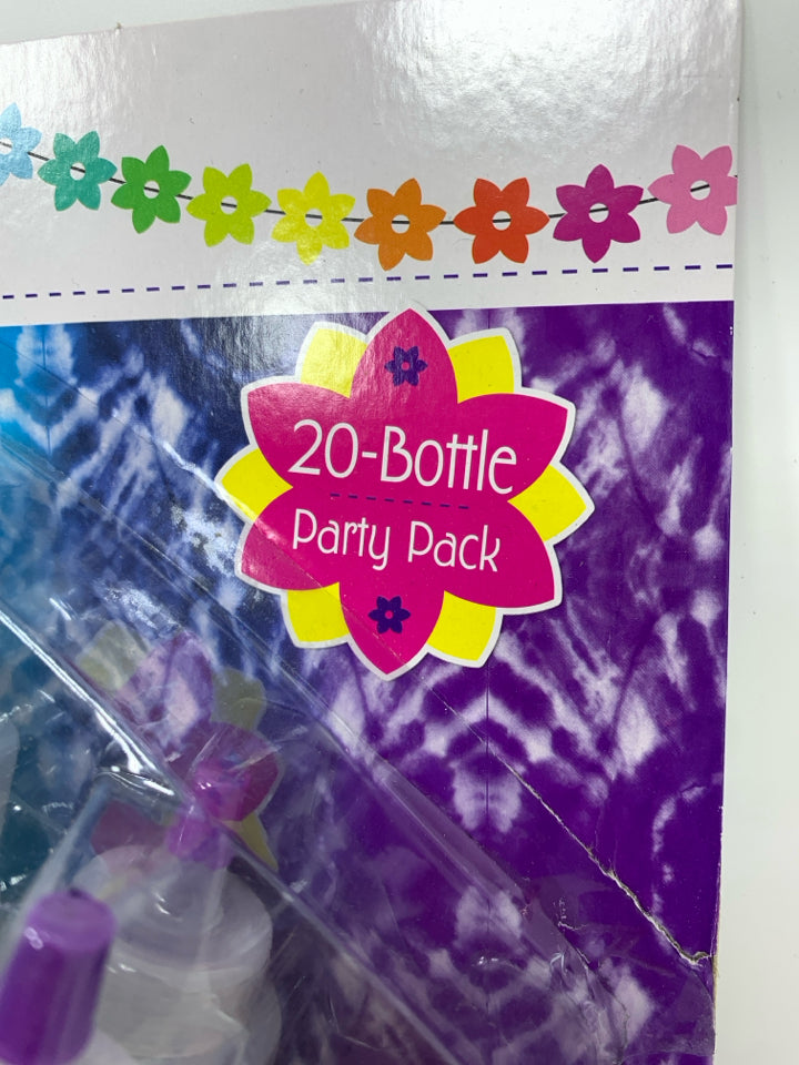 NIP TIE DYE KIT.