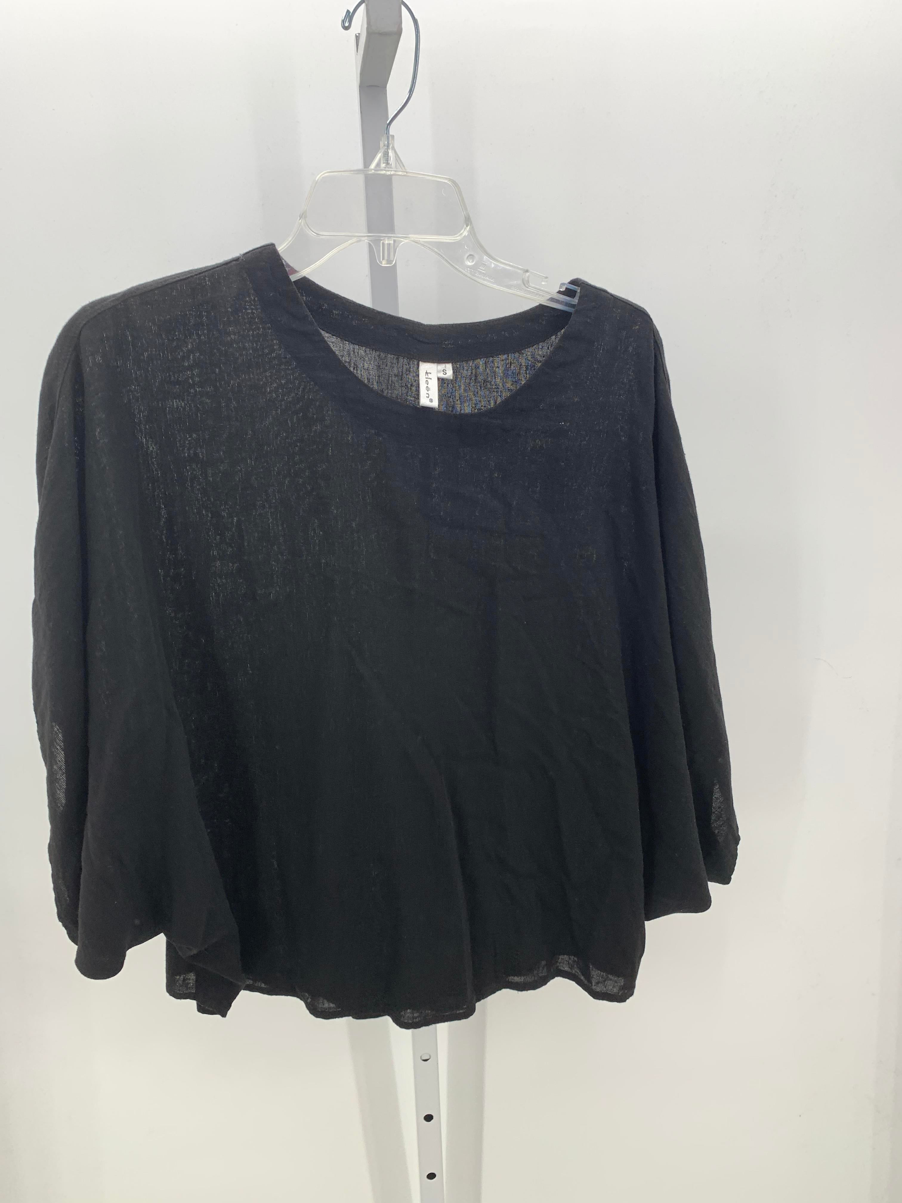 Size Small Misses Short Sleeve Shirt