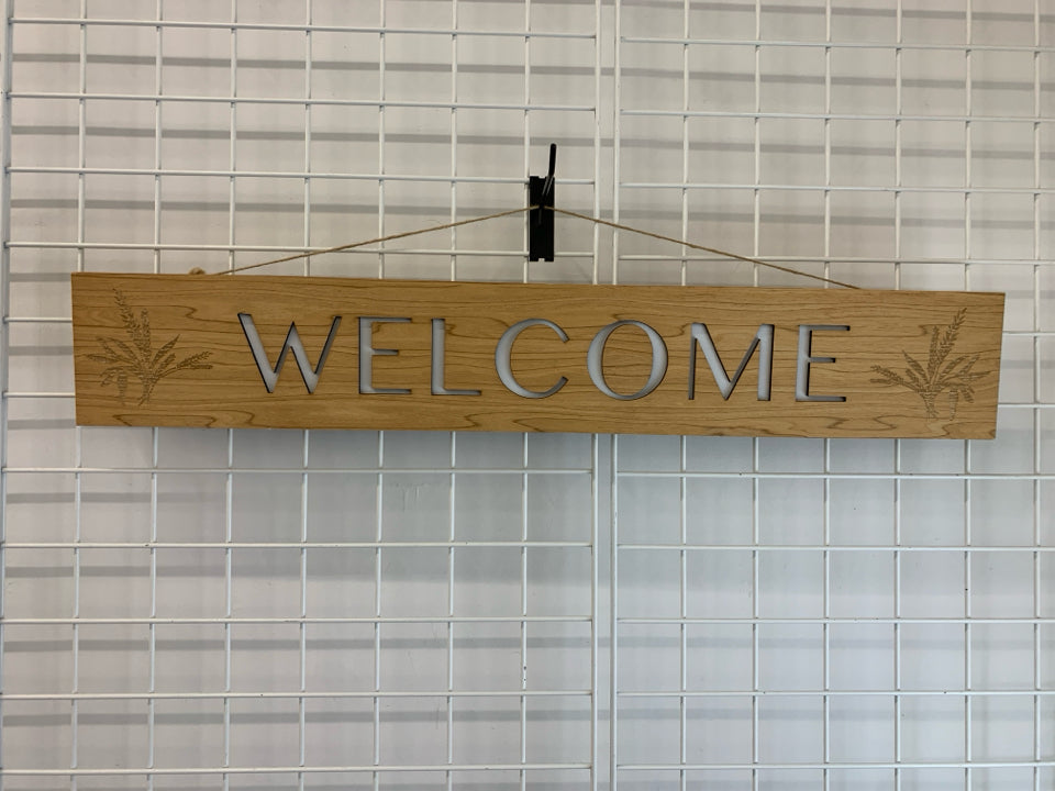 NWT ETCHED WELCOME WOOD SIGN.