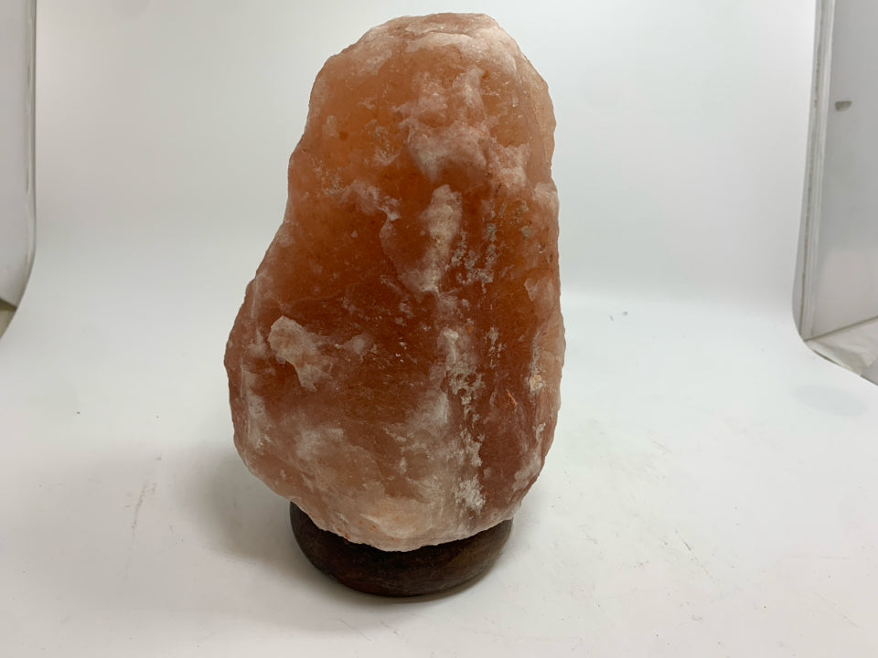PINK HIMALAYAN SEA SALT LAMP.