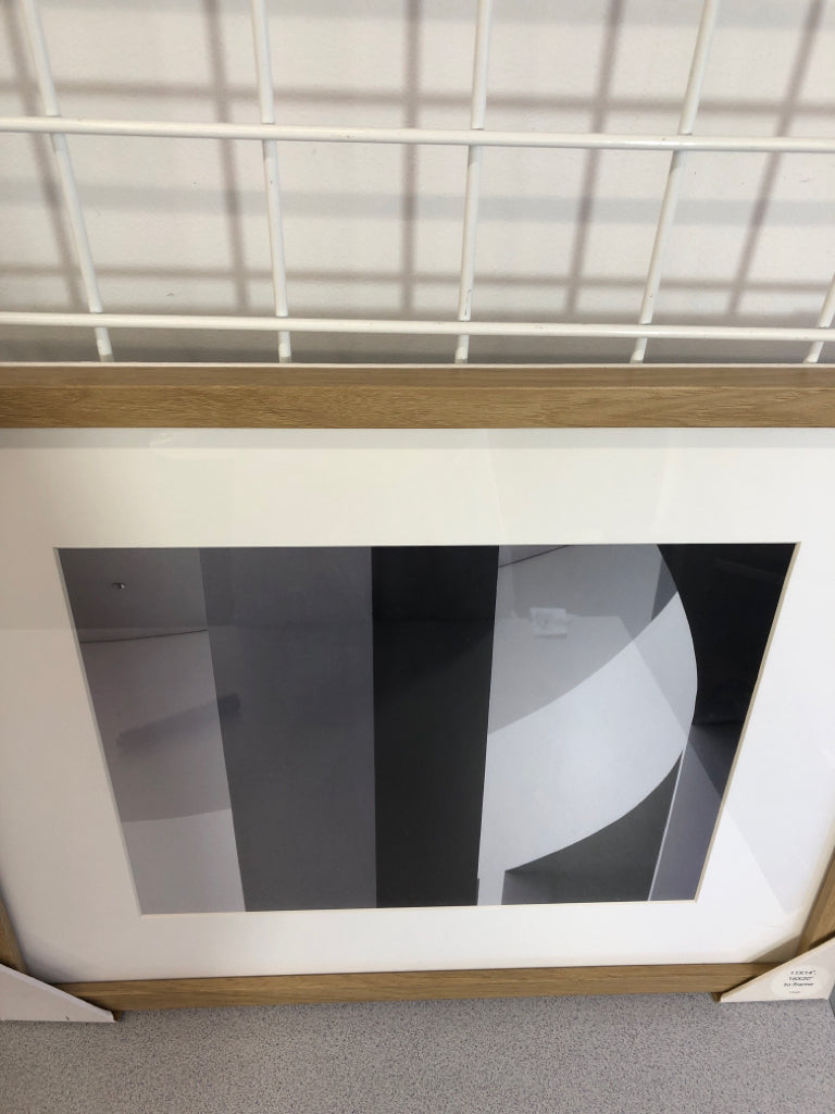 NWT FRAMED BLACK & WHITE PRINT.