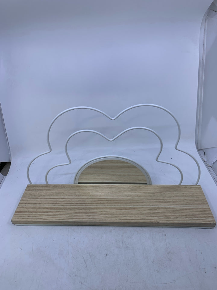 SHELF W/ WHITE METAL FLOWER OUTLINE W/ MIRROR.