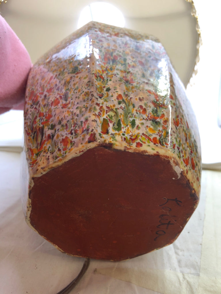 COLORFUL SPECKLED LAMP W/BEIGE SHADE & BEADS.