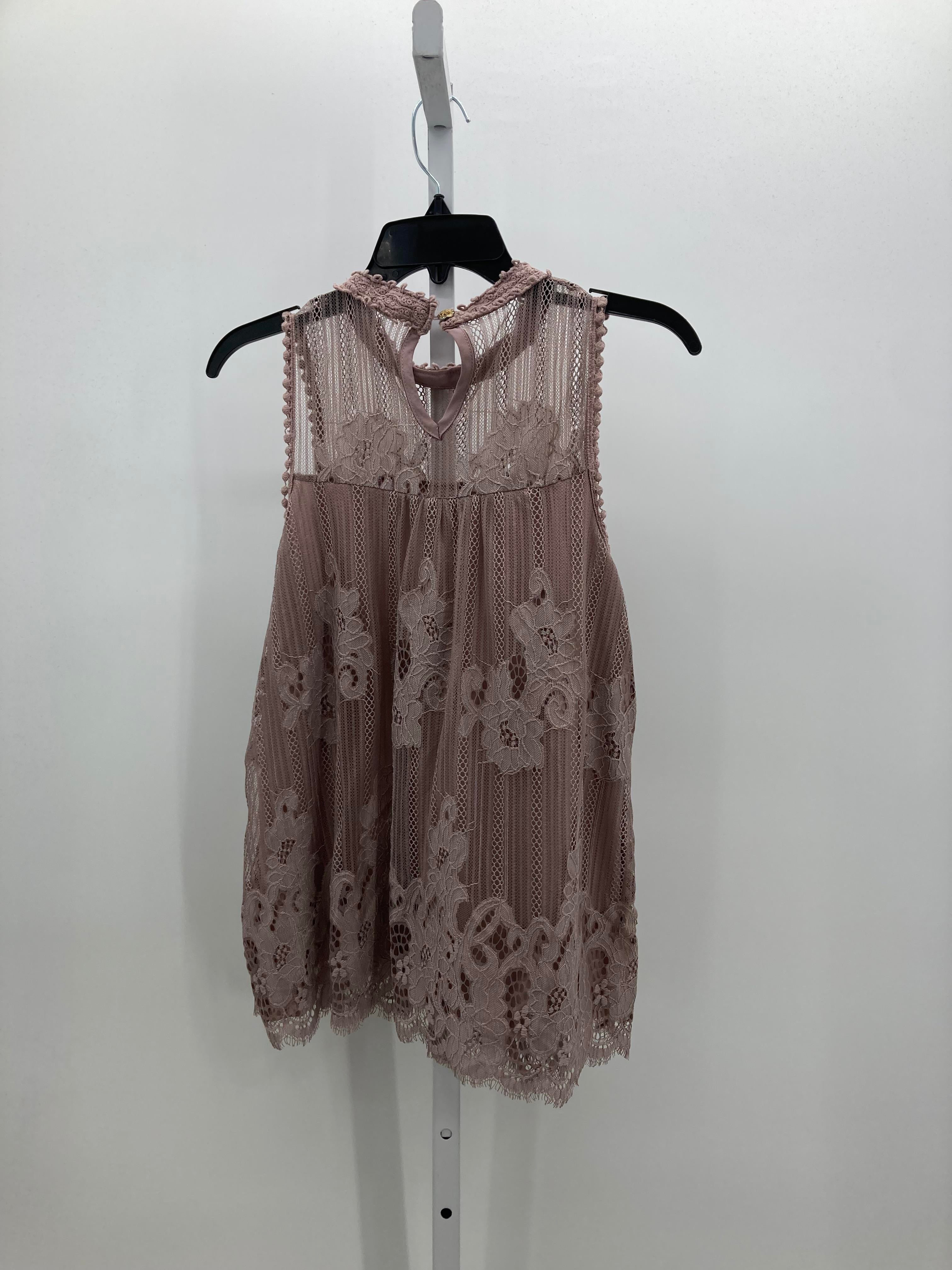 Size Medium Misses Sleeveless Shirt