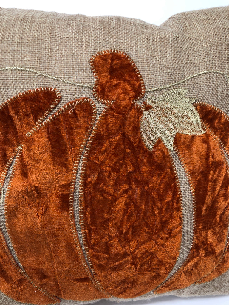 FUZZY PUMPKIN ON BURLAP THROW PILLOW.