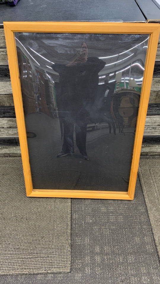 LT WOOD JERSEY DISPLAY FRAME.