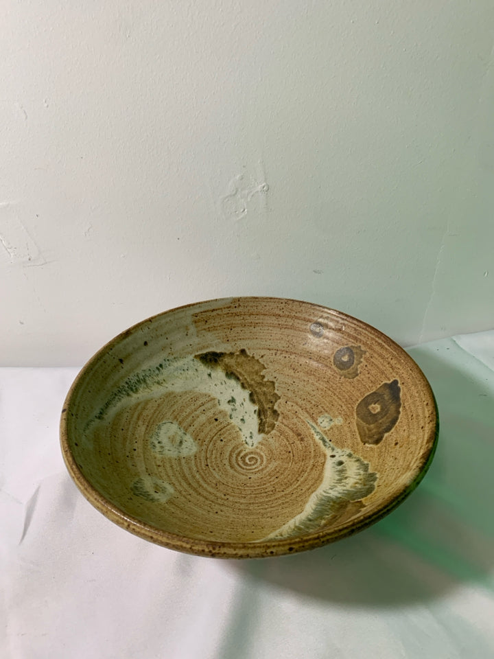 TAN HANDMADE ABSTRACT PATTERN SERVING BOWL.