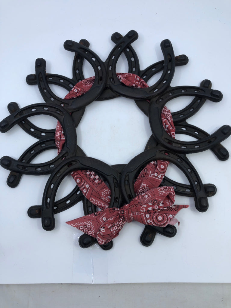HORSESHOE AND BANDANA WALL HANGING.