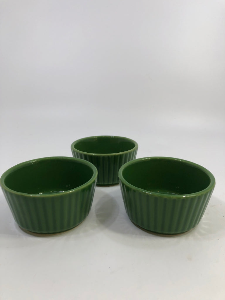 3PC GREEN SHAMROCK STONEWARE RAMEKIN/ MINI DISH.